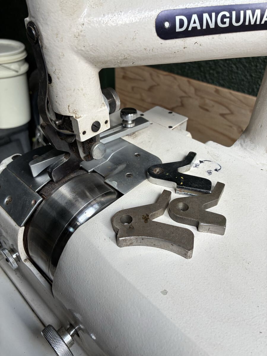 DANGUMAN 普及型 革漉機 動作品　レザークラフト 電動 足踏み 革漉き機 革製品加工 現状販売　【引き取り可能】【近隣自家配送可】_画像5