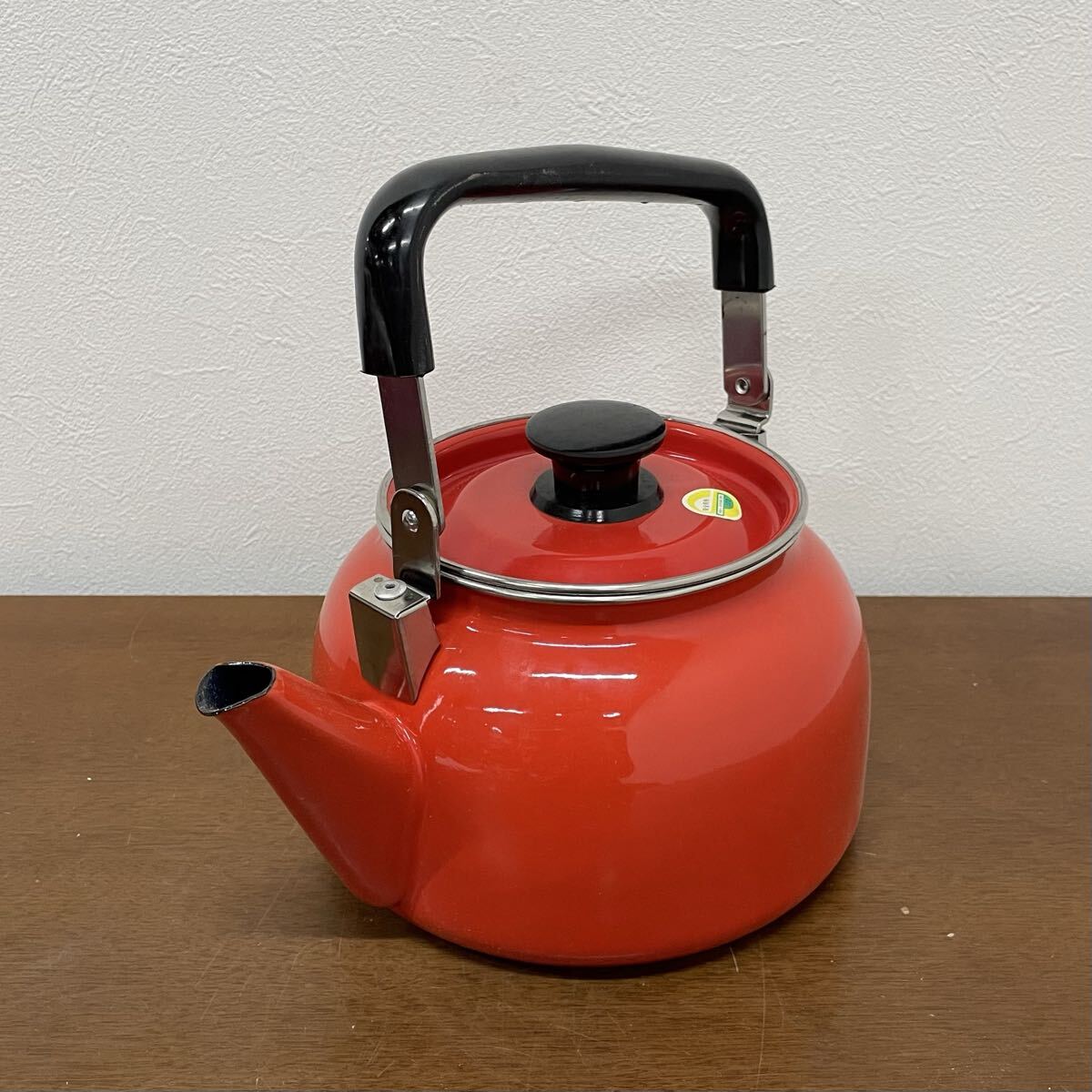 SNT1172 новый товар не использовался фартук мак эмаль Kett ru... чайник сигнал low 2.5L Showa Retro сигнал low чайник 