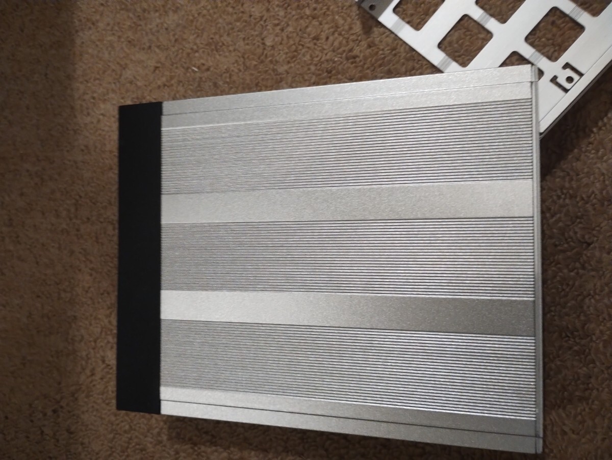 リムーバブルケース ５インチベイ　SATA SAS モバイルラック　ST-136SS 2.5 3.5インチ対応 _画像2