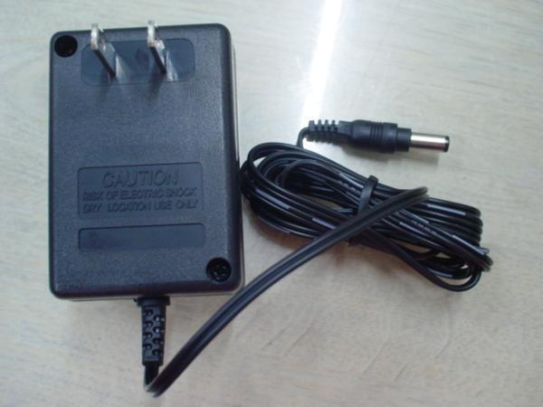 T■新品！ACアダプタ 9V 500ｍA　EH-4920K　音楽機器アンプなどに　送料無料！【J0626M 1F-8】_画像2