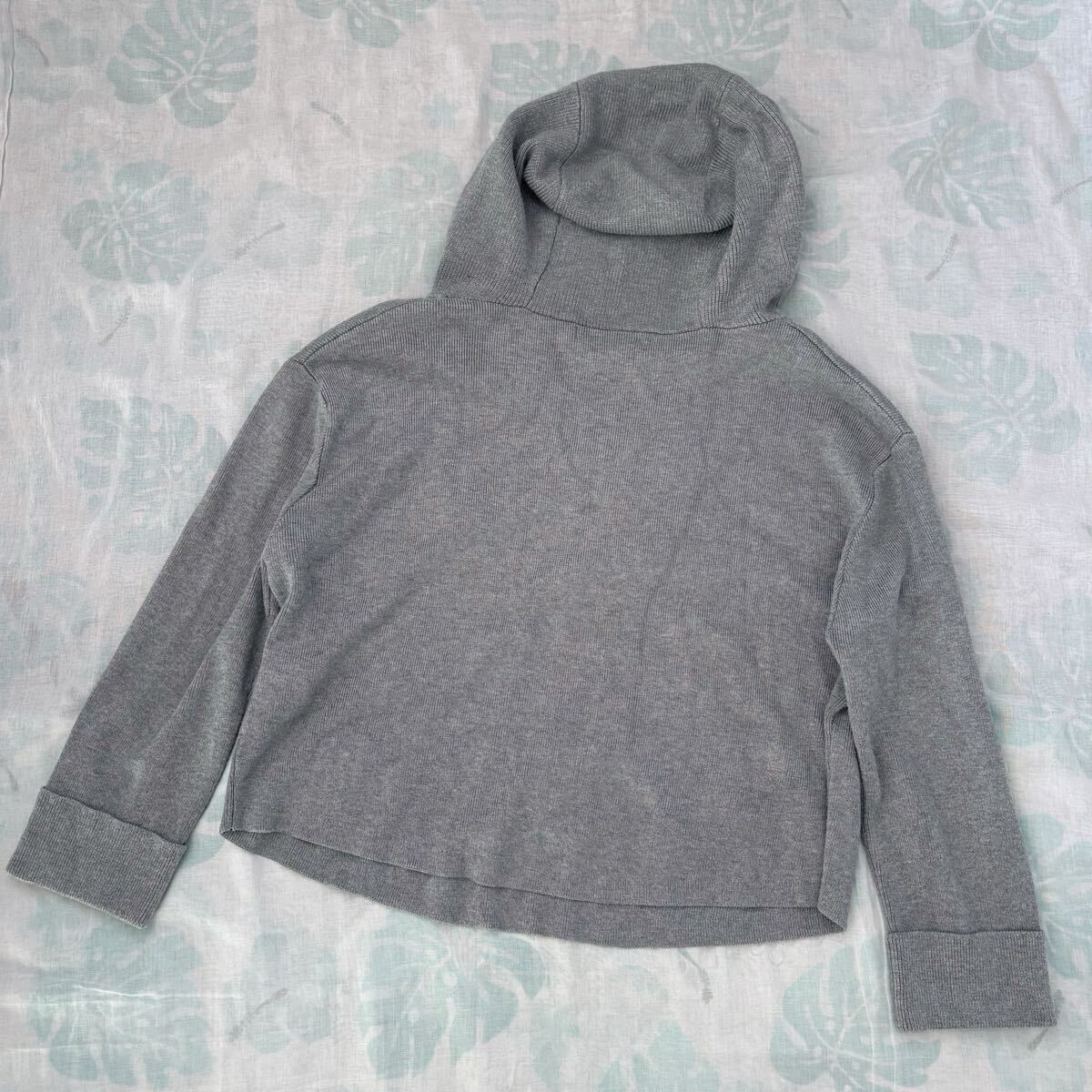 着用浅【超美品】ゆるっと落ち感・しっかり質感《ココディール》ニットフーディー パーカー ニットソー ドロップショルダー グレーM_画像9