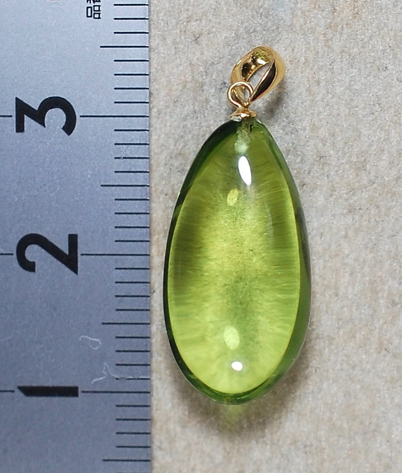 ￥100～K18リトアニア産爽やかなグリーン色艶照り透明度良い!天然本琥珀4.40ct20.6×10.5㍉全長27.4㍉PT_画像5
