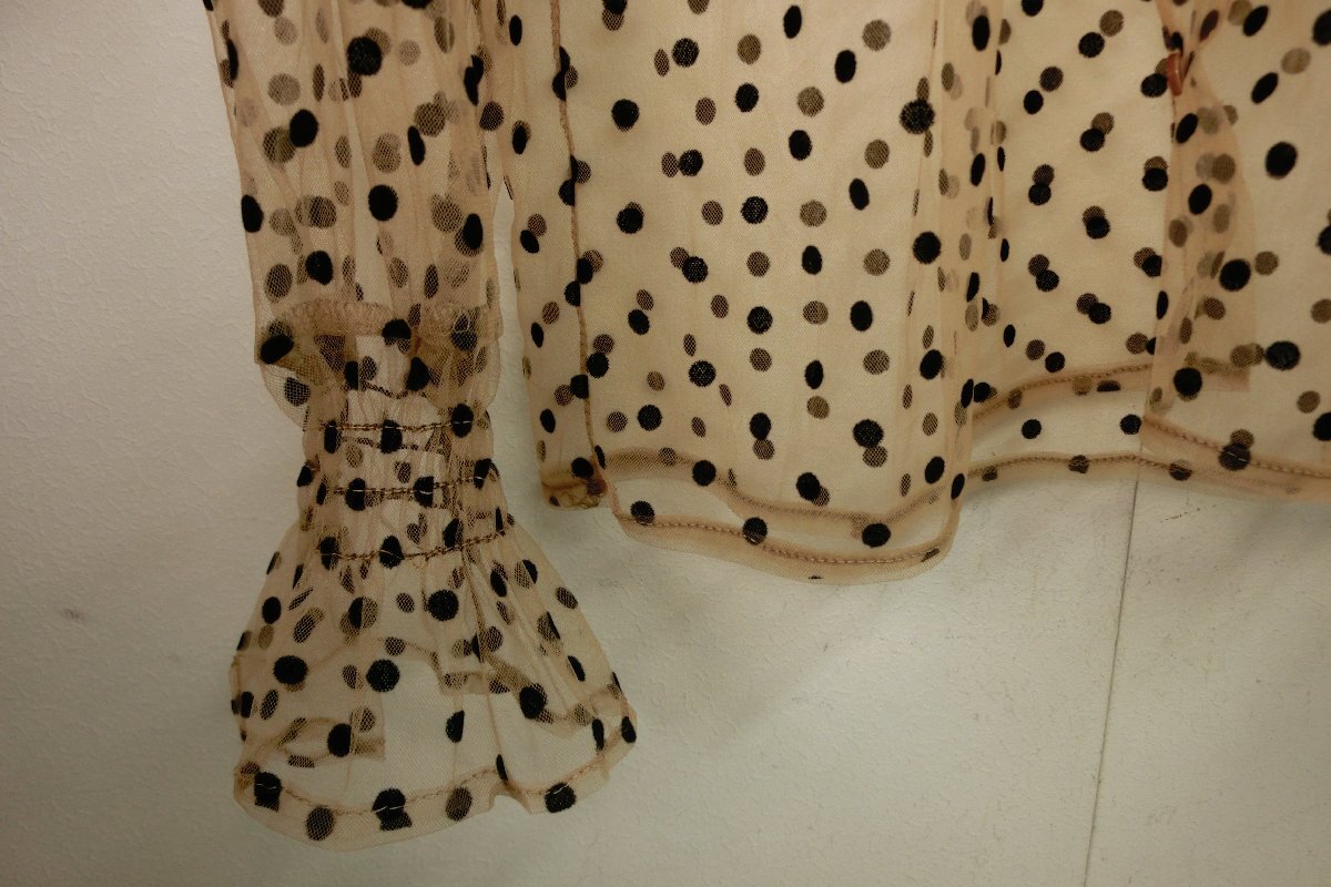 ♪美品★(M相当）★ベージュ黒ドットフリル襟シフォンブラウス_画像5