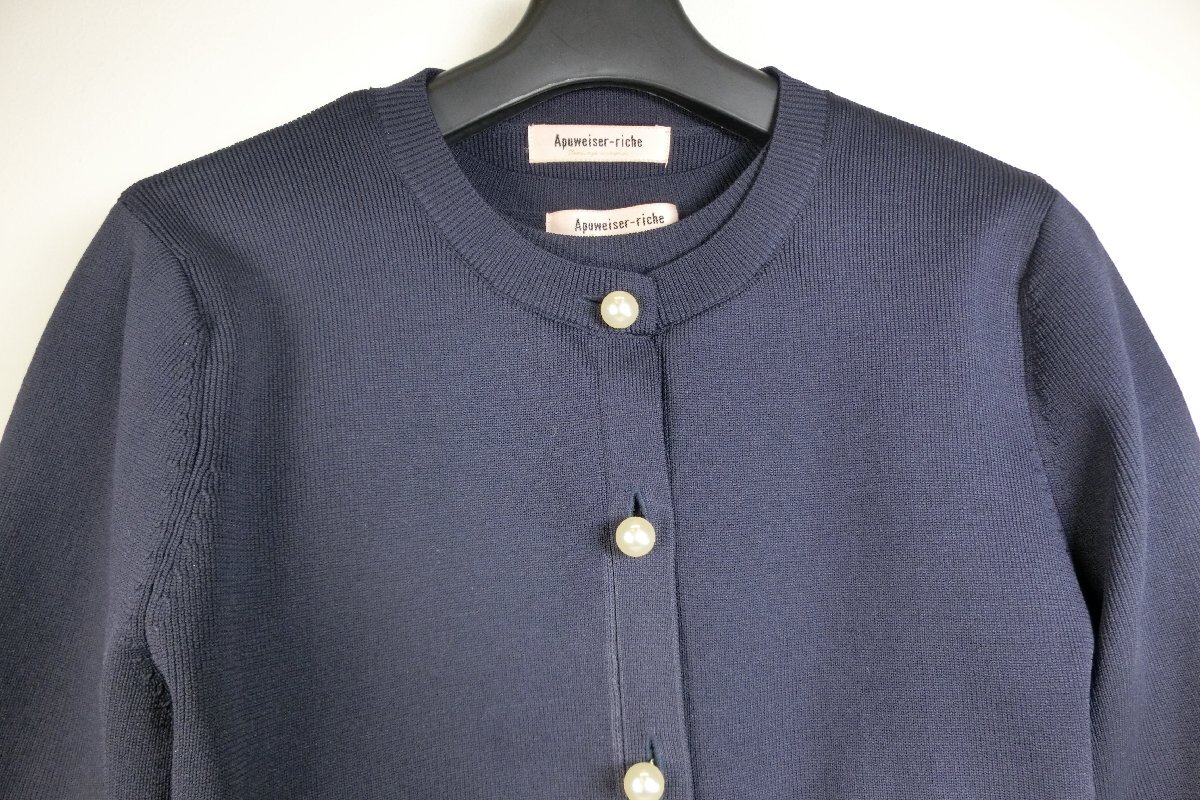 ♪美品★Apuweiser-riche/アプワイザー・リッシェ(2)★ネイビー・パールボタンショート丈カーディガン&七分袖インナー_画像2