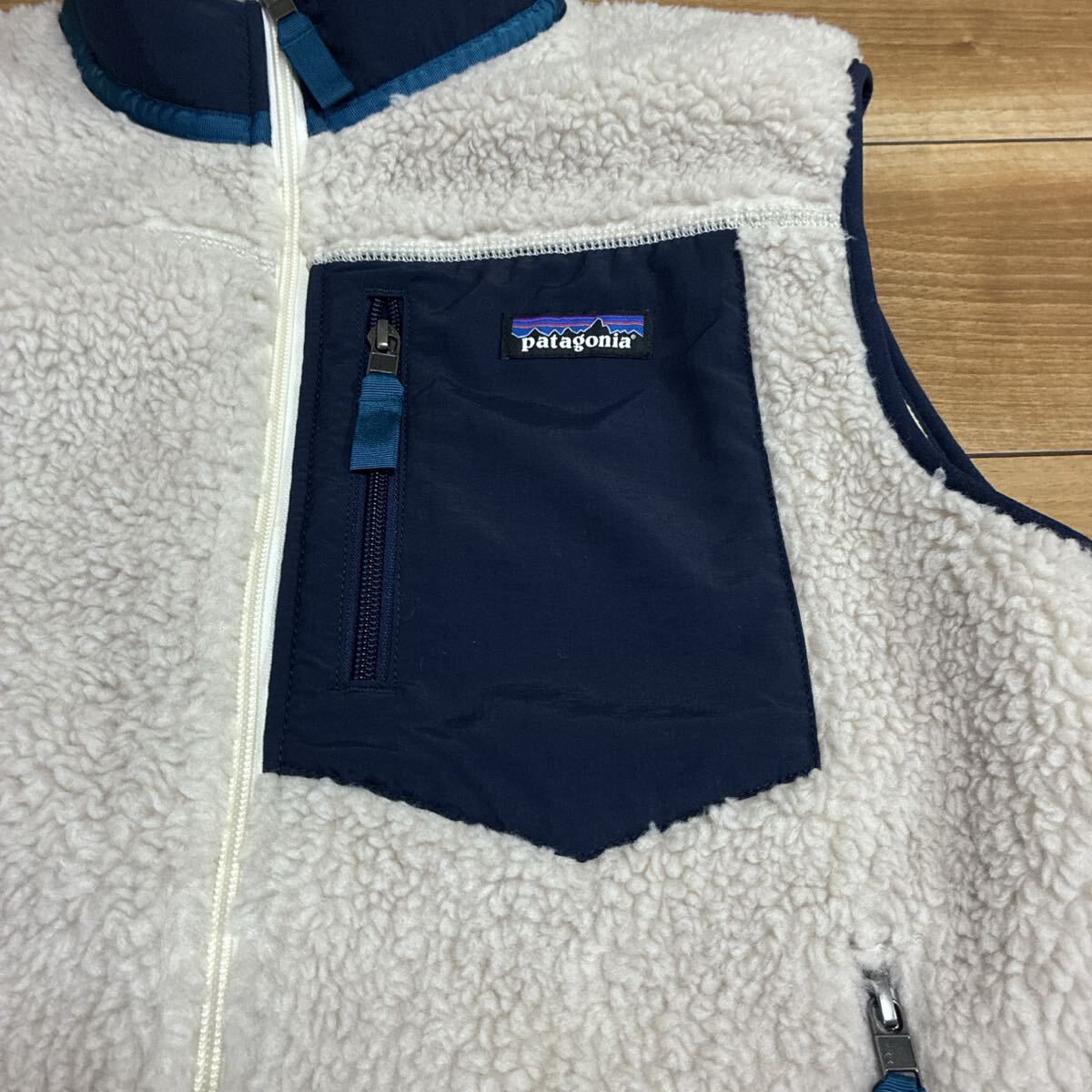 patagonia パタゴニア p6 レトロX フリースベスト クラシックレトロx ナチュラル　２０２１年製 ＮＡＴ　Ｍサイズ　ほぼ新品_画像3