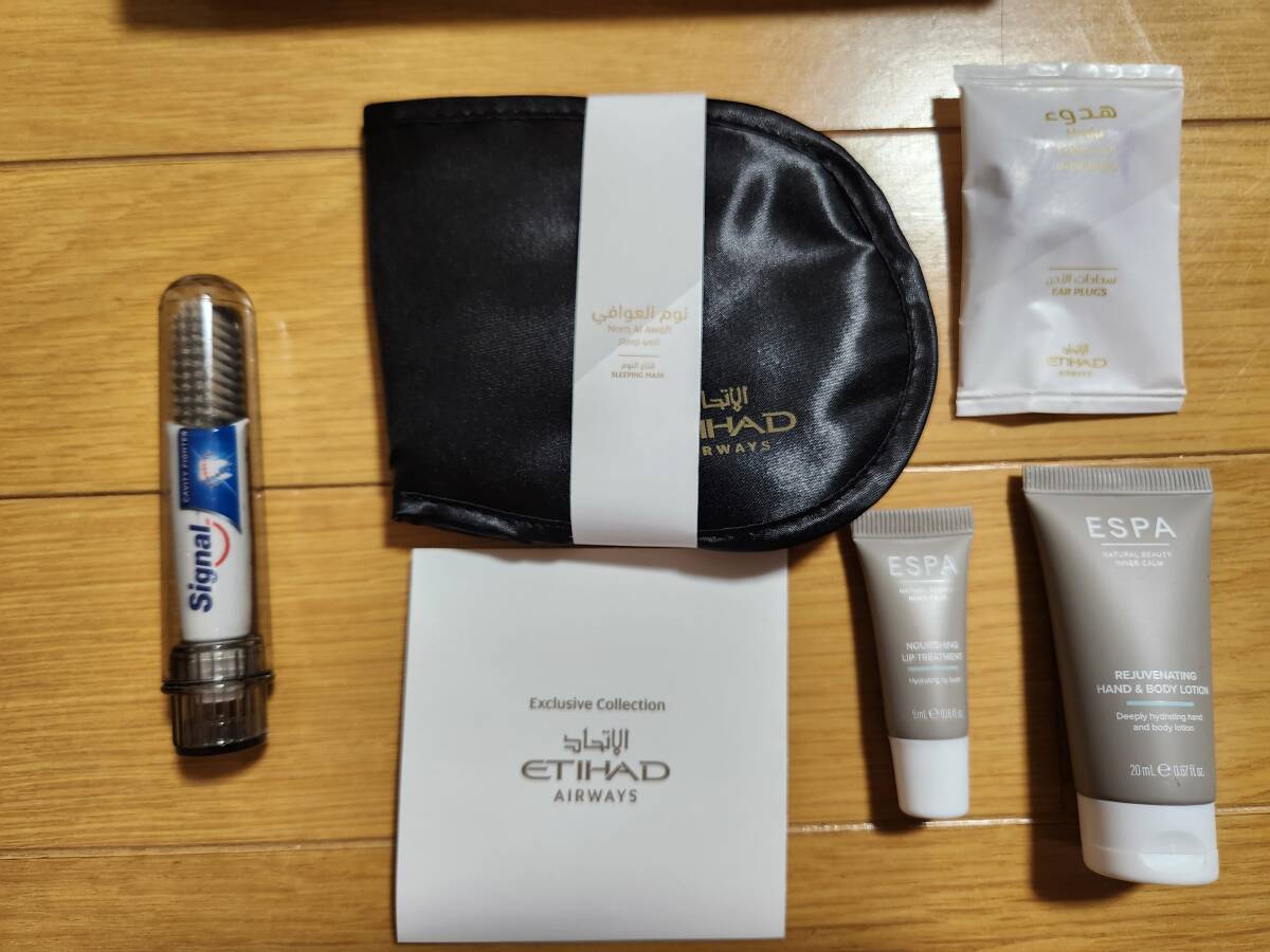 新品 ジョルジオアルマーニ エティハド航空 ビジネスクラス アメニティポーチ GIORGIO ARMANI ESPA_画像4
