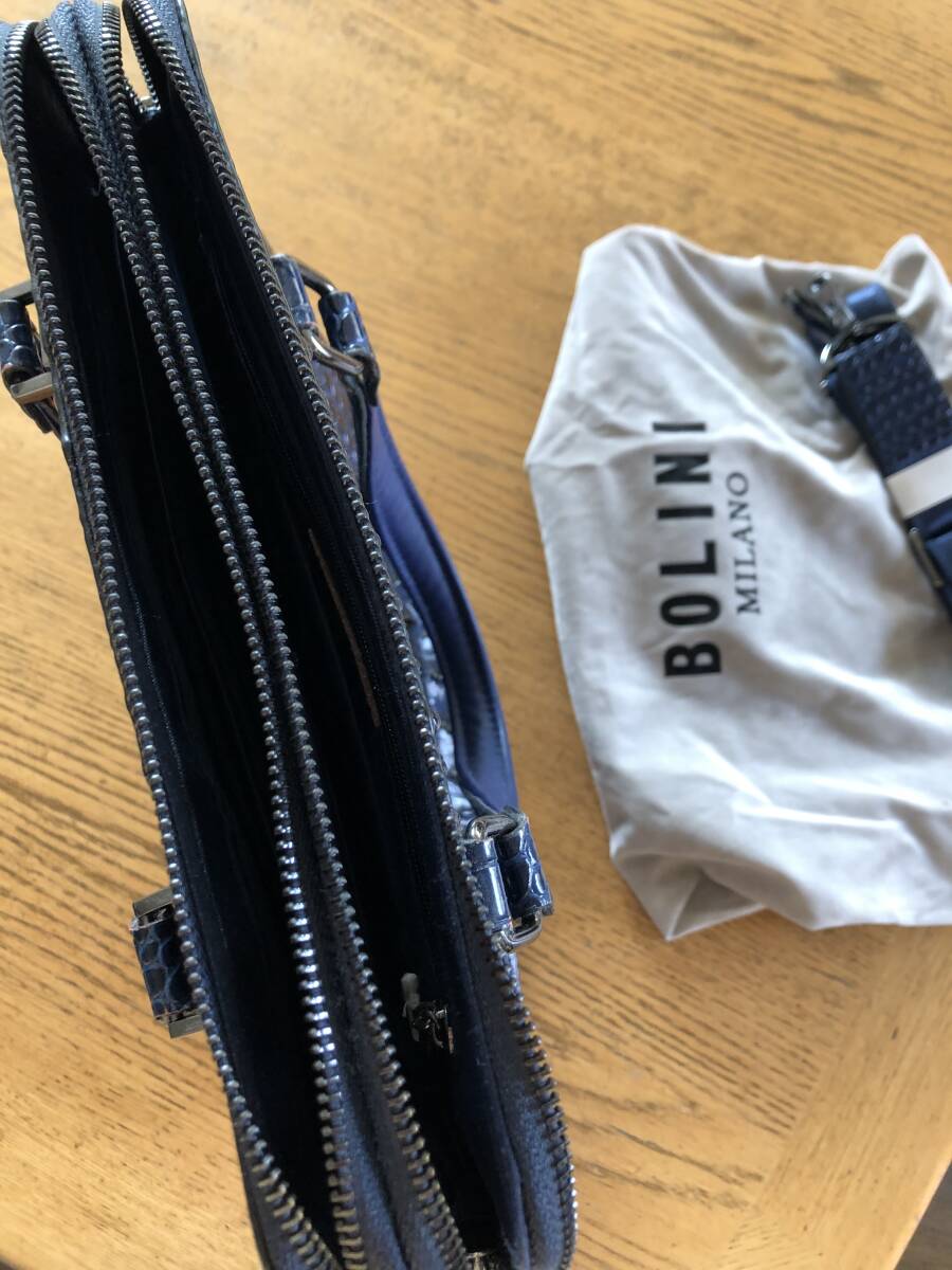 メンズショルダーバッグ クロコダイル型押し 斜めがけバッグ ワンショルダー レザー 軽量_画像6