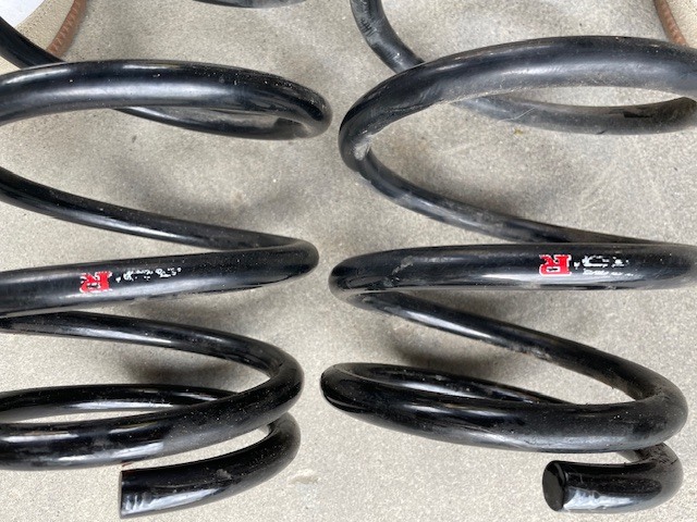 E50 エルグランド ローダウンスプリング RSR 中古_画像3