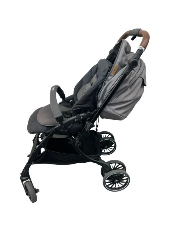 785101-9【直接取引限定:神奈川県横浜市】Combi コンビ ホワイトレーベル スゴカルSwitch エッグクッション ベビーカー _画像3