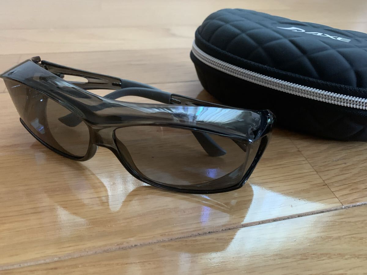 [ не использовался товар ]AXE Axe over солнцезащитные очки прозрачный серый UV cut поляризирующая линза с футляром осмотр Ran велосипед мотоцикл рыбалка 100 иен старт 