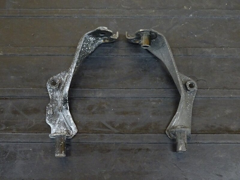 [251111]CBR250RR(MC22-1006)* радиатор крепление, опора радиатор крепление, опора 