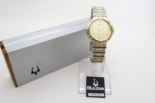 1円～【動品】BULOVA ブローバ 9053-5020 メンズ クオーツ 腕時計 コンビネーション ゴールド文字盤　ケース有り　10-10-10_画像2