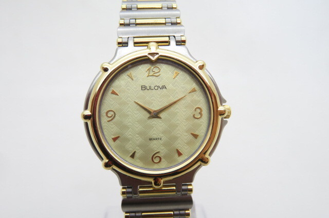1円～【動品】BULOVA ブローバ 9053-5020 メンズ クオーツ 腕時計 コンビネーション ゴールド文字盤　ケース有り　10-10-10_画像1