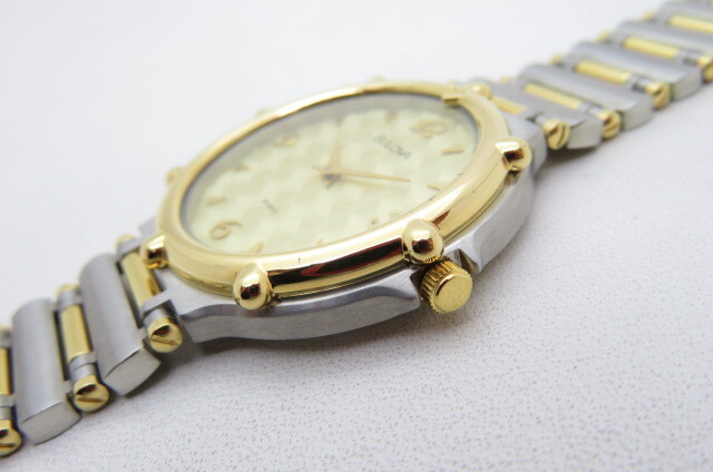1円～【動品】BULOVA ブローバ 9053-5020 メンズ クオーツ 腕時計 コンビネーション ゴールド文字盤　ケース有り　10-10-10_画像5
