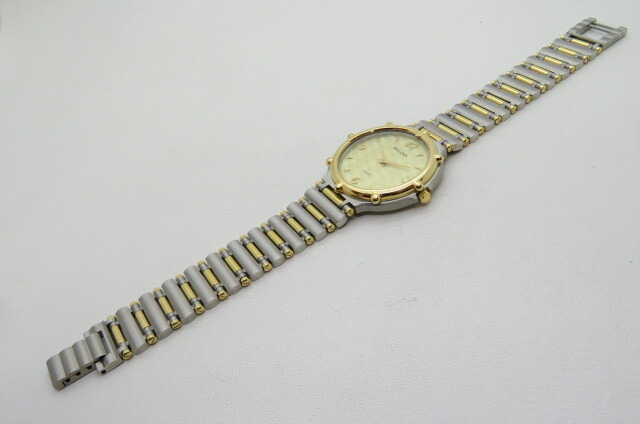 1円～【動品】BULOVA ブローバ 9053-5020 メンズ クオーツ 腕時計 コンビネーション ゴールド文字盤　ケース有り　10-10-10_画像9