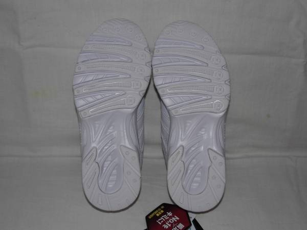 瞬足 094 19.0cm ホワイト 男女ジュニア兼用 ひも付き マジックタイプ スニーカー 白 通学に、校内ばきに スポーツに_画像3