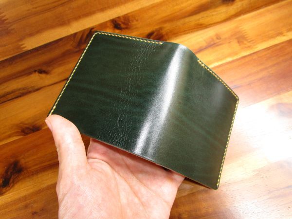 １点限定 コンパクト財布 ルガトー グリーン 手縫い 二つ折り 財布 ミニマル キャッシュレス 日本製 革財布 ミニ財布 緑 栃木レザー_画像1