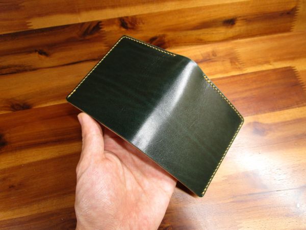 １点限定 コンパクト財布 ルガトー グリーン 手縫い 二つ折り 財布 ミニマル キャッシュレス 日本製 革財布 ミニ財布 緑 栃木レザー_画像10