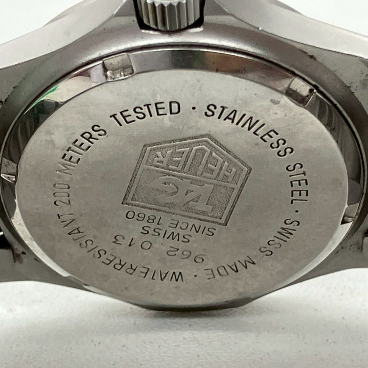 Z029-CH22-401◎ TAG HEUER タグホイヤー メンズ腕時計 2000シリーズ 962.013 QUARTZ 回転ベゼル ラウンド デイト ブラック文字盤 KA_画像8