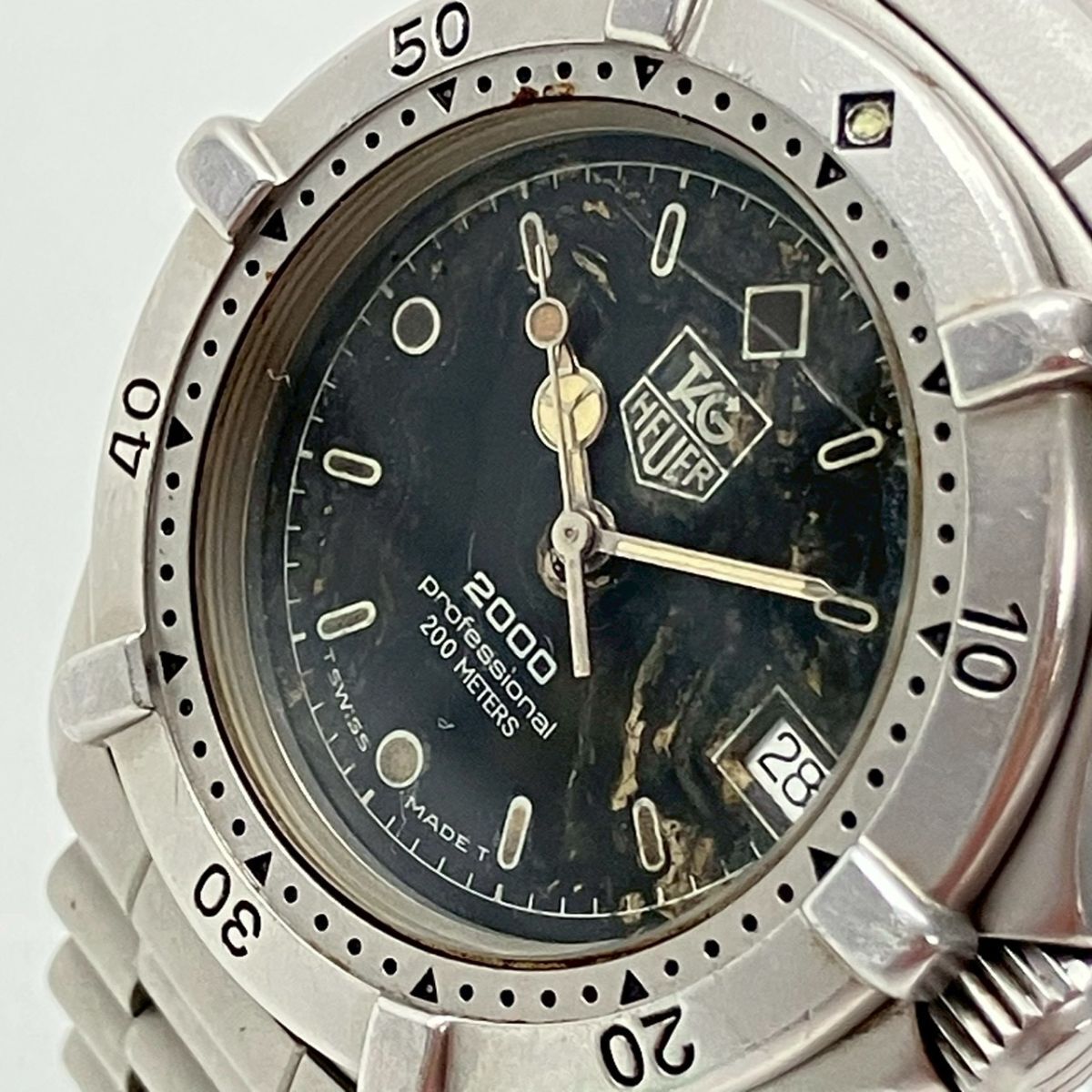 Z029-CH22-401◎ TAG HEUER タグホイヤー メンズ腕時計 2000シリーズ 962.013 QUARTZ 回転ベゼル ラウンド デイト ブラック文字盤 KA_画像9