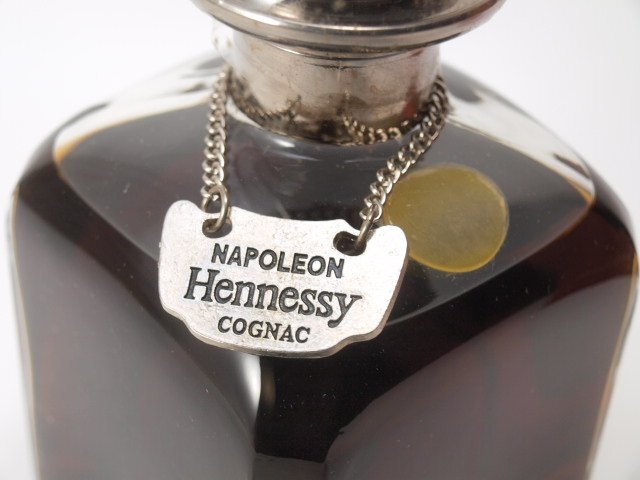 液面低下★★HENNESSY NAPOLEON ヘネシー ナポレオン シルバートップ 700ml 箱付 ※箱破損あり★AKA100065_画像2