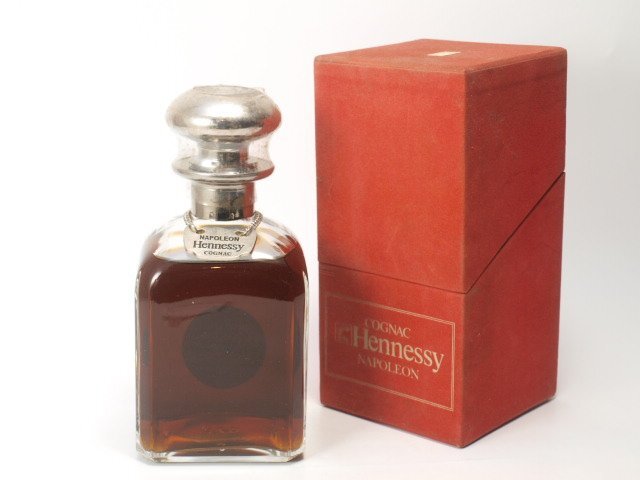 液面低下★★HENNESSY NAPOLEON ヘネシー ナポレオン シルバートップ 700ml 箱付 ※箱破損あり★AKA100065_画像1