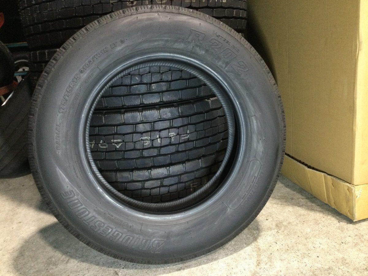 送料込み☆新車外し☆イボ有♪ブリヂストン R202 175/75R15 103/101N LT 2023年製 2本セット!!_画像4