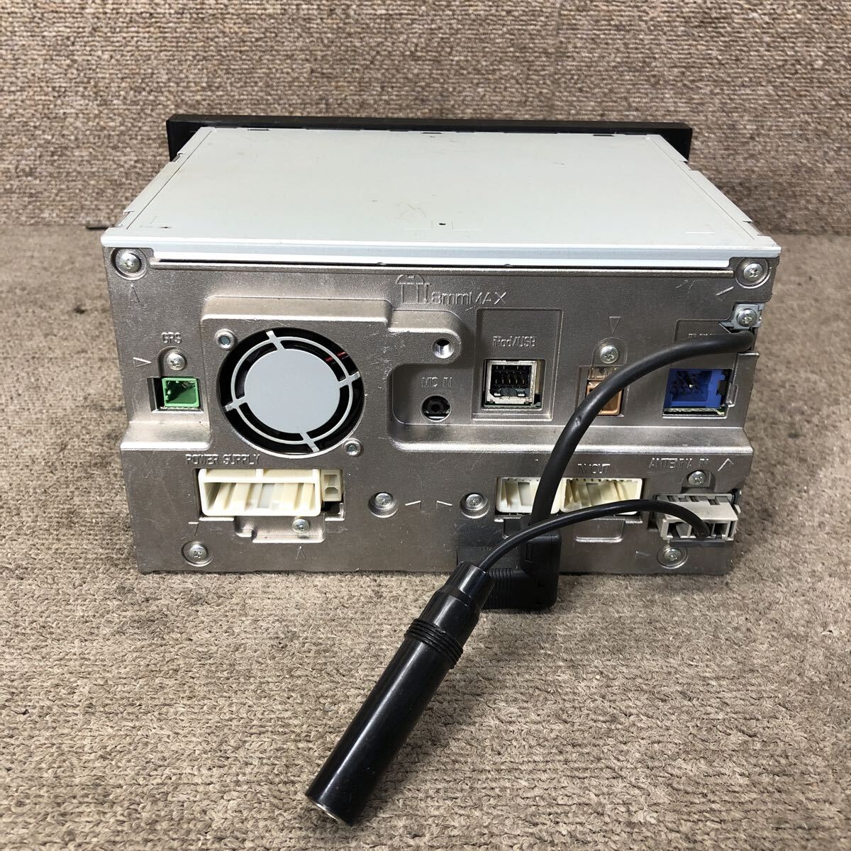 AV11-105 激安 カーナビ DAIHATSU PIONEER NMDP-W59 08545-K9042 AVIC-MRZ3047 メモリーナビ CD DVD Bluetooth 通電未確認 ジャンク_画像3