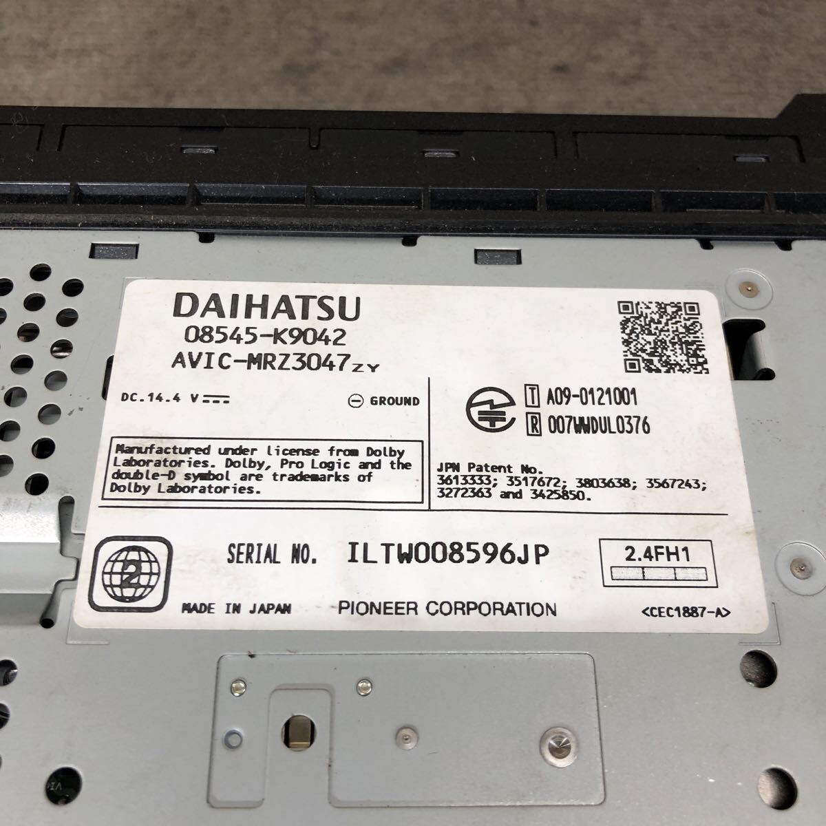 AV11-105 激安 カーナビ DAIHATSU PIONEER NMDP-W59 08545-K9042 AVIC-MRZ3047 メモリーナビ CD DVD Bluetooth 通電未確認 ジャンク_画像5