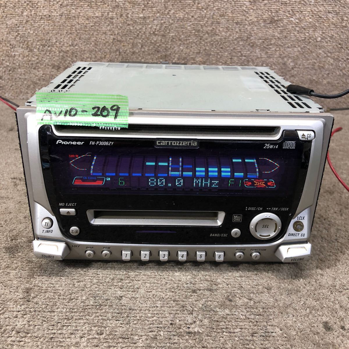 AV10-209 激安 カーステレオ DAIHATSU Carrozzeria Pioneer 86180-97209-F FH-P3006ZY-02 CD MD プレーヤー 簡易動作確認済み 中古現状品_画像3