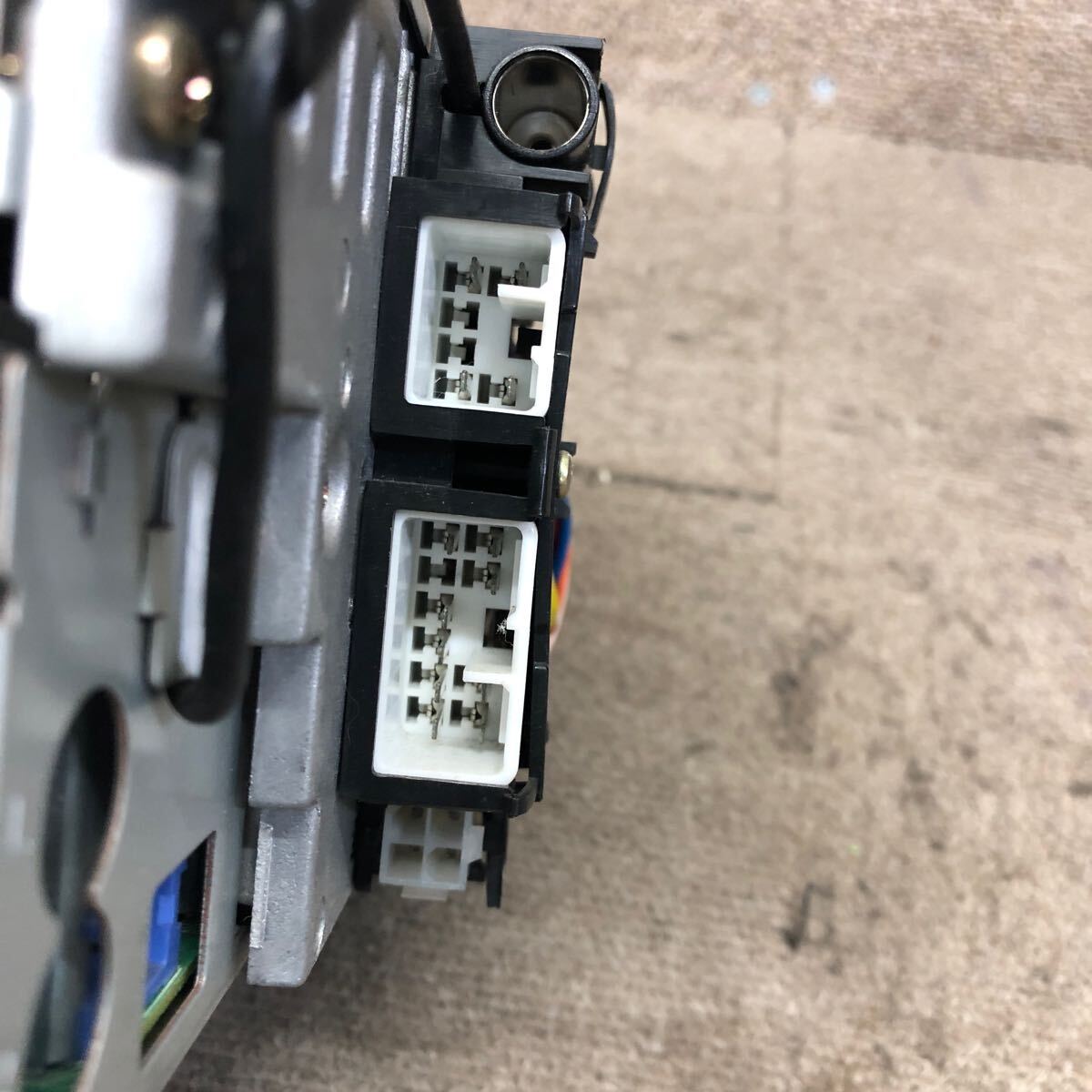 AV10-209 激安 カーステレオ DAIHATSU Carrozzeria Pioneer 86180-97209-F FH-P3006ZY-02 CD MD プレーヤー 簡易動作確認済み 中古現状品_画像5