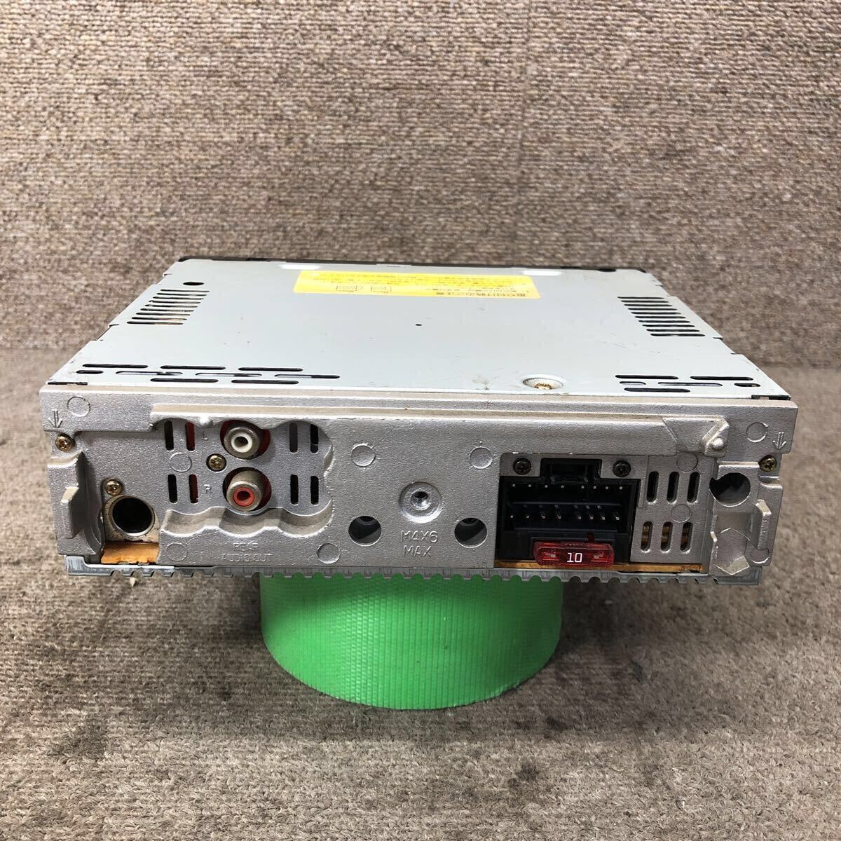 AV11-176 激安 カーステレオ SONY CDX-L410 3519213 CDプレーヤー FM/AM オーディオ 本体のみ 簡易動作確認済み 中古現状品_画像3