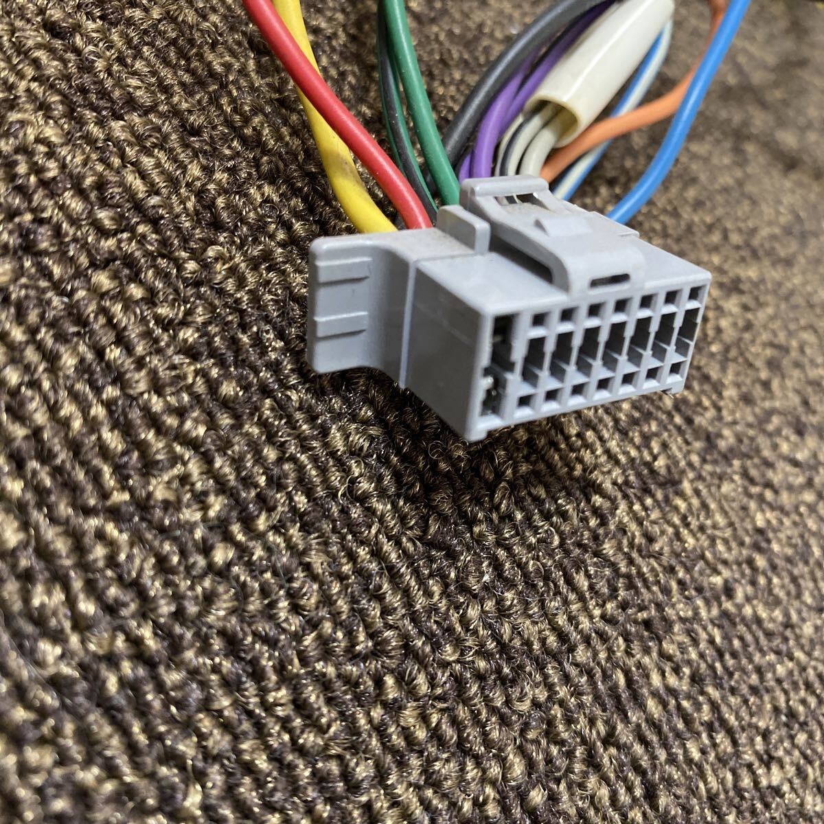 AC-1811 激安 Panasonic パナソニック 16P 灰 ナビ ステレオ オーディオ デッキ 電源カプラー コネクタ ハーネス 中古品_画像4