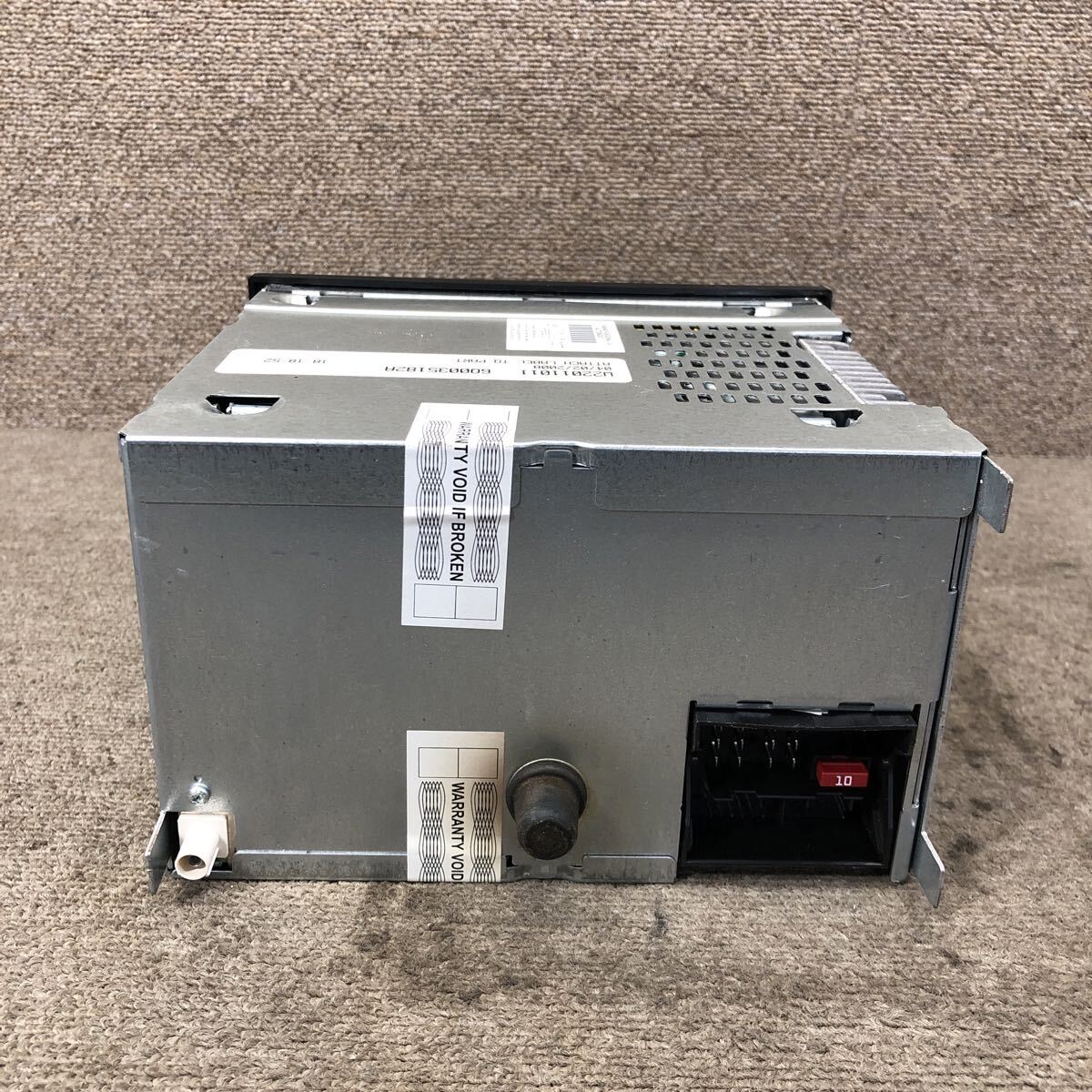 AV11-216 激安 カーステレオ VW フォルクスワーゲン RCD 200 6Q0 035 182 A VWZ4Z4G1191241 CDプレーヤー FM/AM 通電未確認 ジャンク_画像3