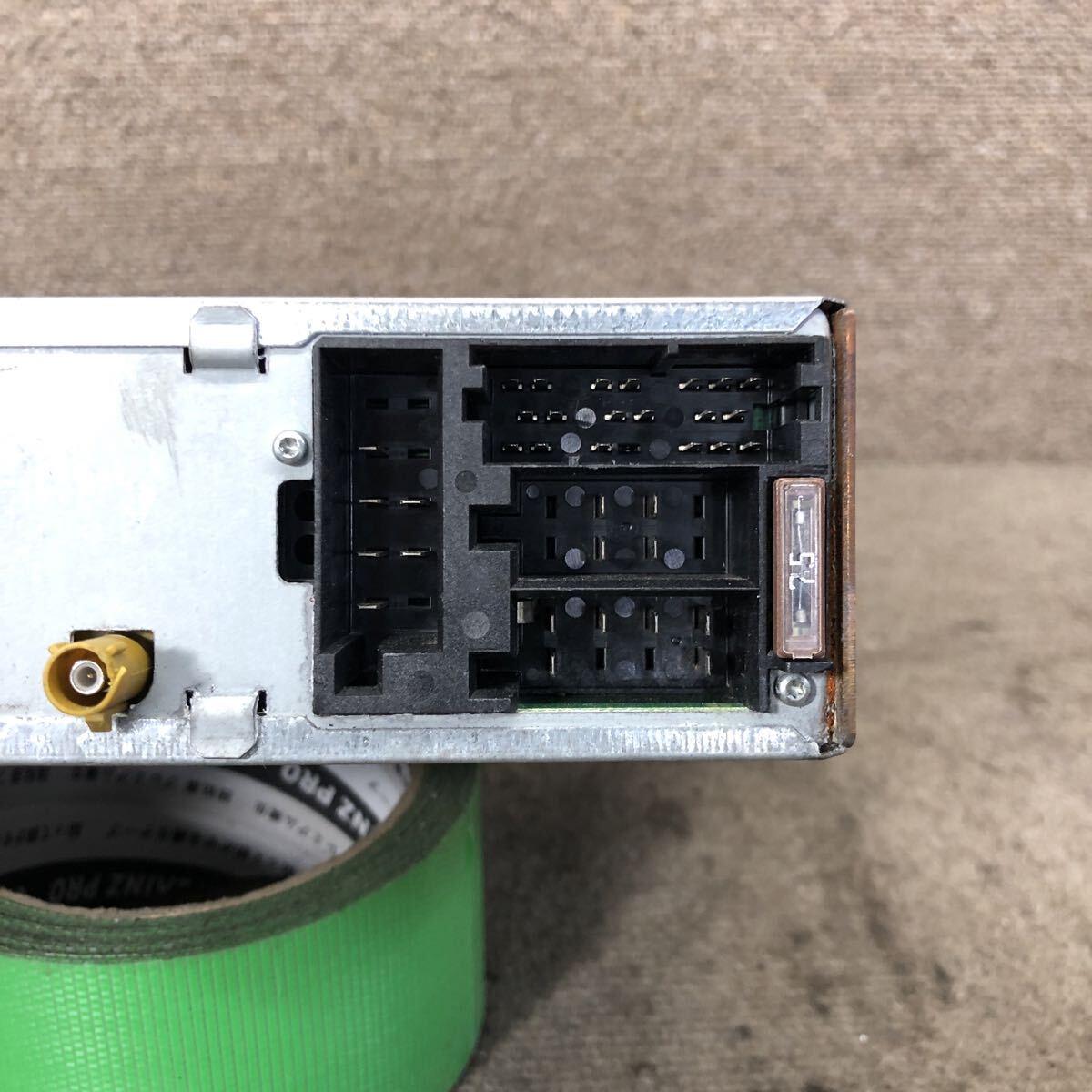 AV11-224 激安 カーステレオ audi アウディ 8E0 035 186 T AUZ2Z3F1018047 CDプレーヤー FM/AM オーディオ 通電未確認 ジャンク_画像4