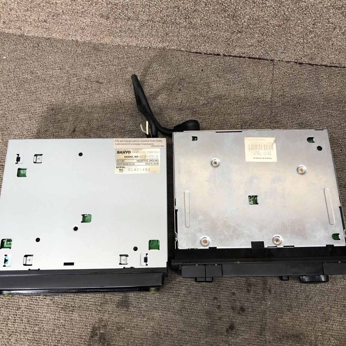 AV11-275 激安 カーステレオ SUZUKI SANYO 99000-79K33 MDR-CD1K 39101-76G31 CD カセット プレーヤー 本体のみ 簡易動作確認ok 中古現状品_画像6