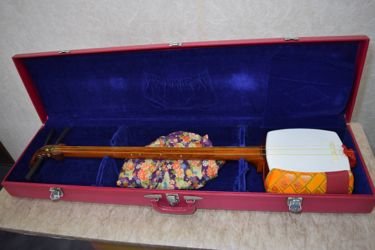 三味線 ハードケース 撥 付属品 付き 日本 楽器 音楽 和楽器 撥弦楽器_画像2