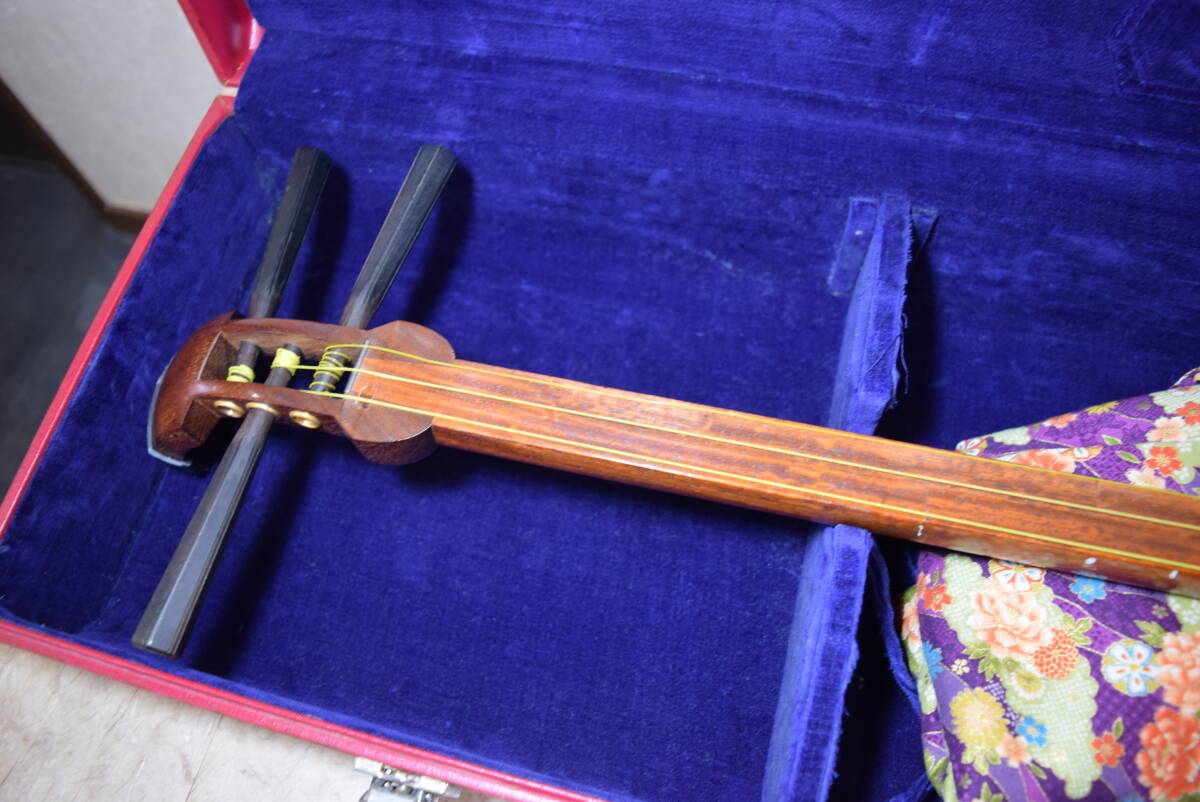 三味線 ハードケース 撥 付属品 付き 日本 楽器 音楽 和楽器 撥弦楽器_画像3