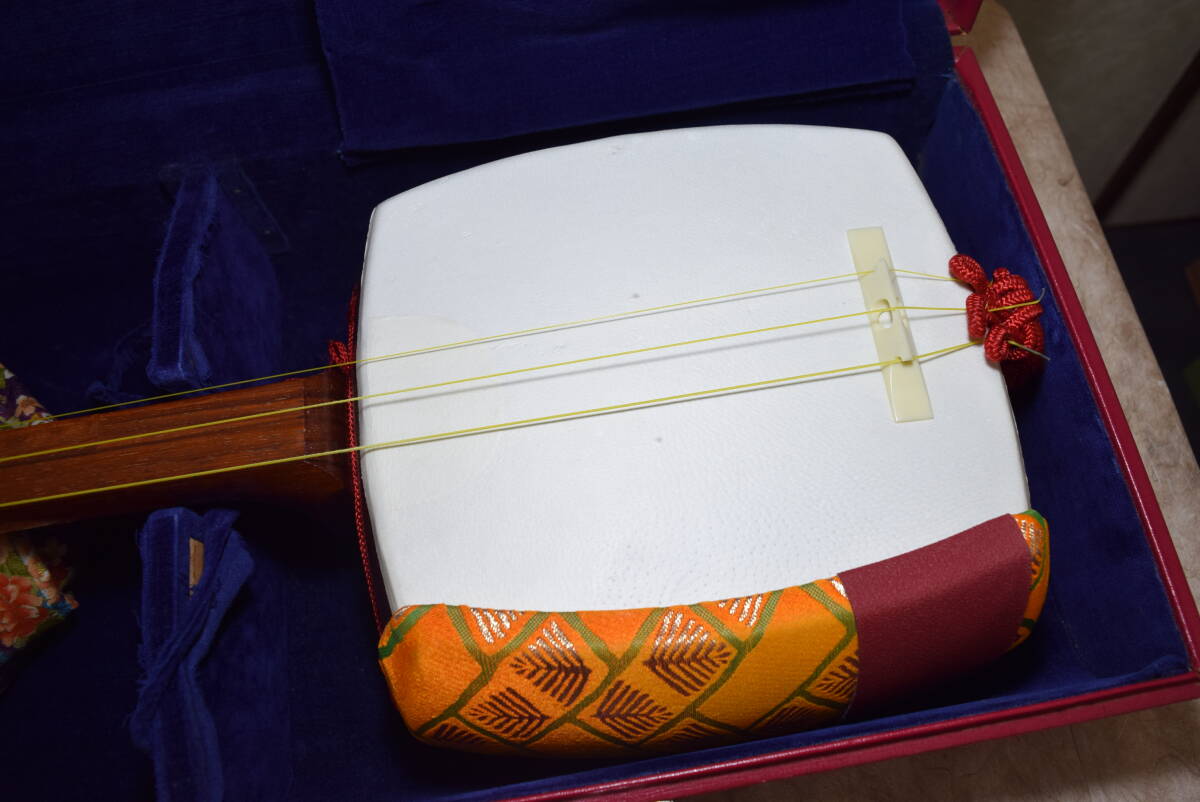 三味線 ハードケース 撥 付属品 付き 日本 楽器 音楽 和楽器 撥弦楽器_画像5