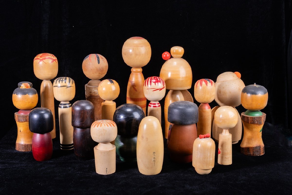【珍品堂】1円から R91-N2 日本人形 こけし木製 在銘 19点 名工 まとめ売 日本伝統 郷土玩具 置物 希少 記念品 昭和レトロ_画像2