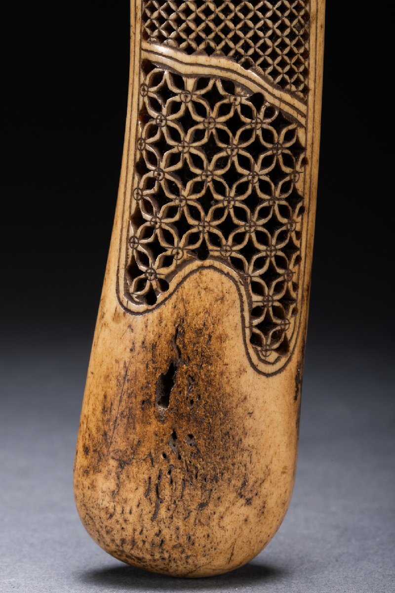 [..]. знаменитый аукцион покупка Edo времена . материал ... резьба по дереву гриб-трутовик . кисеру тубус старый украшение старый изобразительное искусство времена коллекция 7L10-148S1