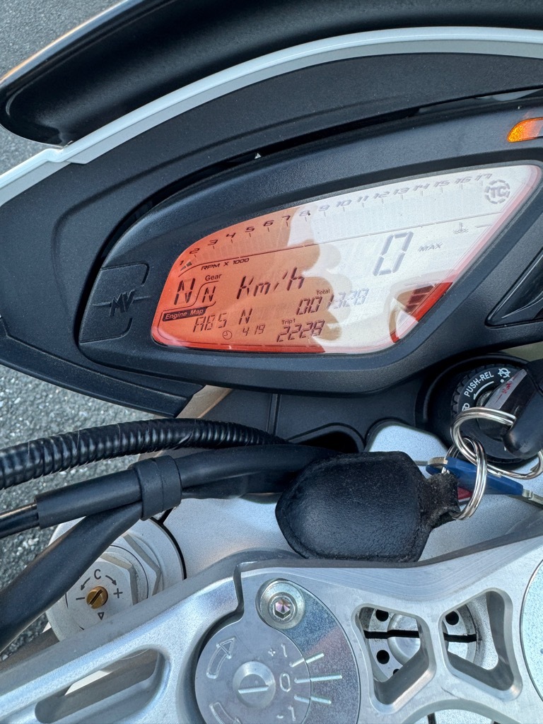 MVアグスタ　ブルターレ800 ドラッグスター　令和2年12月登録　走行1320キロ！　ザックスショック　ブレンボキャリパー　_画像7