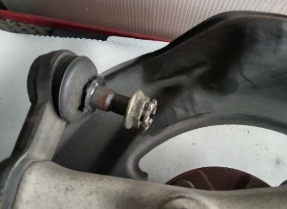 ★　　トヨタ　マークX　GRS120　右前　ナックル　43201-30010　沖縄と離島出荷不可　西濃運輸便　　★　純正中古部品　　自管理5ta383_画像3