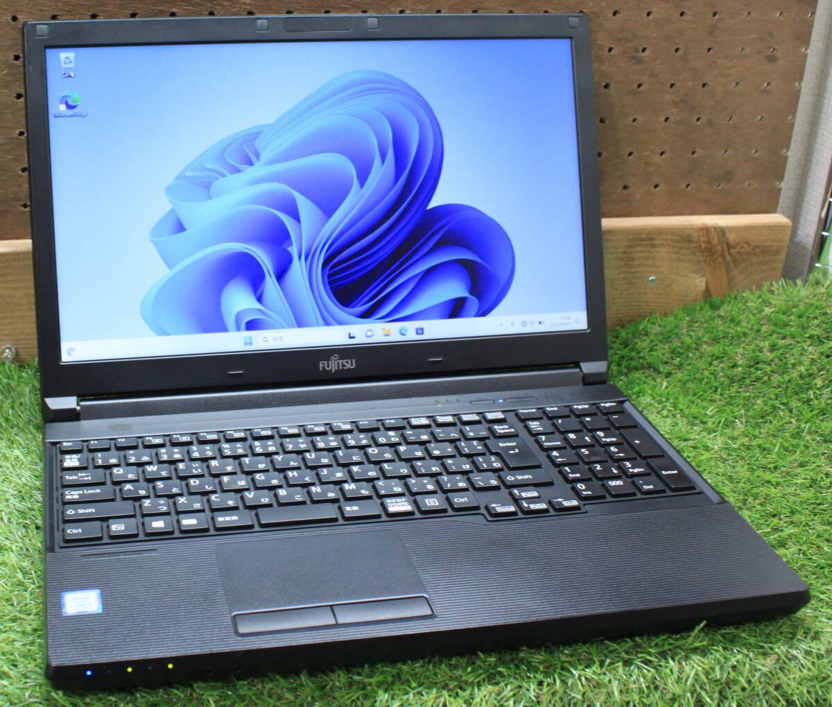 【☆富士通/訳あり品,お買い得☆】ノート 15.6インチ☆8GB/SSD256GB/Core i5-7300U(7世代)☆Fujitsu LifeBook A577/VW【3564】_画像1