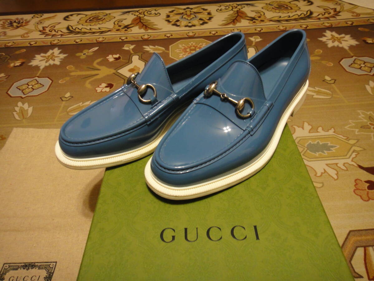 GUCCI グッチ ビットローファー レインシューズ ラバー 綺麗なターコイズブルー / ホワイト 防水 雨や雪の日に最適_画像1