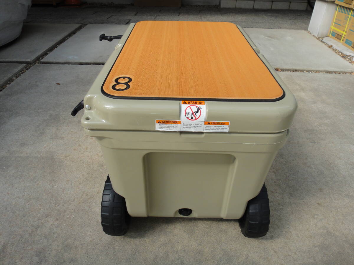 正規購入品　YETI　イエティ　タンドラホール　クーラーボックス　タン　マット付き　美品_画像6