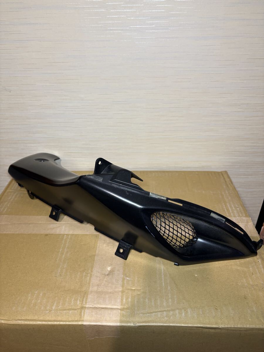 激安！GSX-R1000純正アッパーカウル右側パネル/ラムエアーダクトカバー！K5～K6/2005～2006_画像1