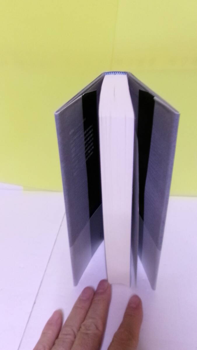 福澤徹三(1962年生・大藪春彦賞作家)「灰色の犬」光文社 定価2000+税 2013年9月20日 初版・帯 サイン・署名・落款_画像5