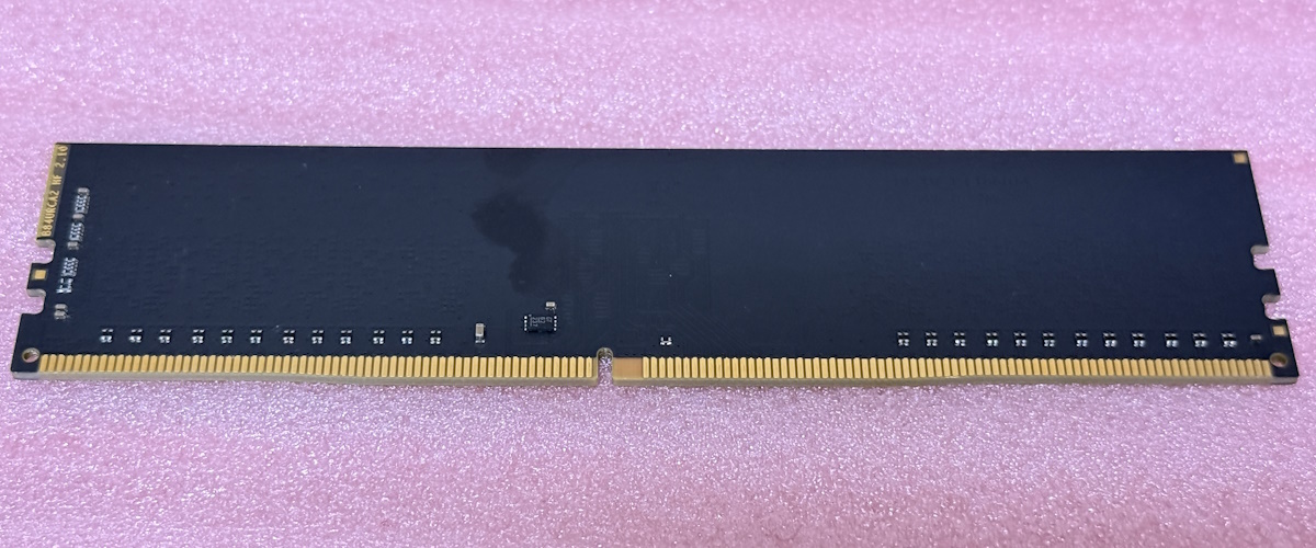 □Silicon Power SP008GBLFU240B02 *PC4-19200/DDR4-2400 260Pin DDR4 UDIMM 8GB 動作品_画像2