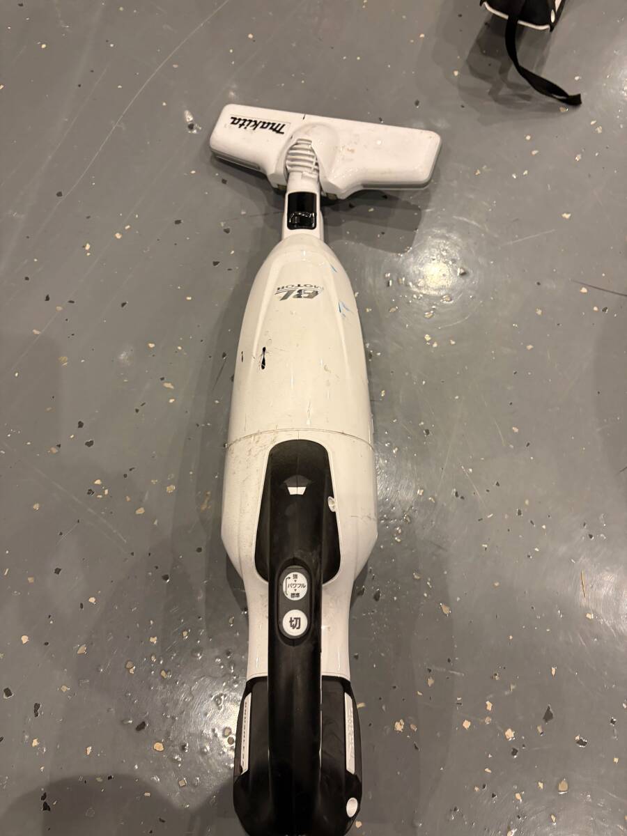 充電式クリーナ CL182FD 18V 紙パック式 ワンタッチスイッチ パワフルな18V仕様 37W 2_画像2